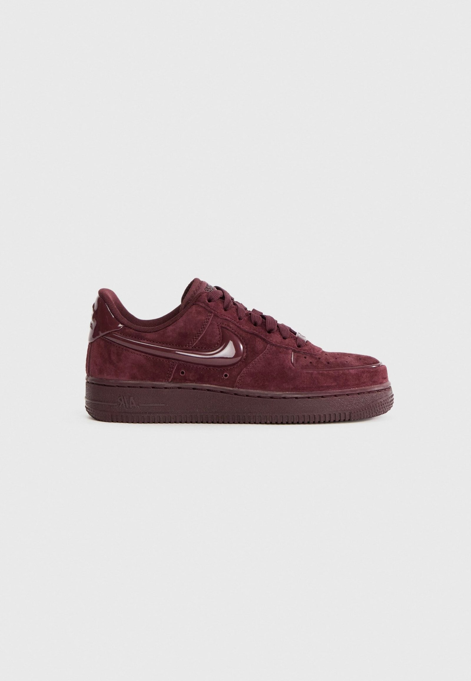 'Nike Air Force 1 Burgundy Crush